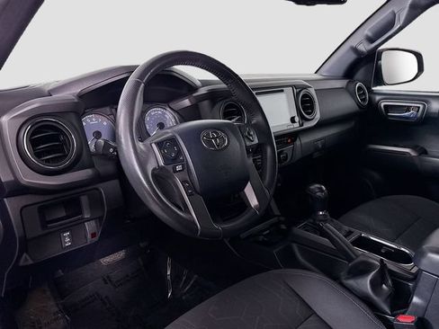 Used 2016 Toyota Tacoma SR5 AWD/4WD image 9