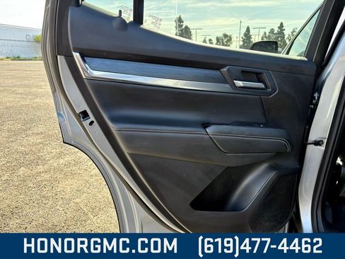 Used 2025 GMC Terrain Elevation image 17