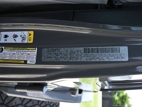 Used 2019 Jeep Wrangler Unlimited Sahara AWD/4WD image 24