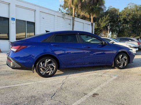 Used 2025 Hyundai Elantra Sport FWD image 4