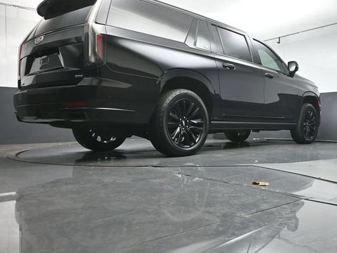 Used 2022 Cadillac Escalade ESV Sport Platinum AWD/4WD image 37