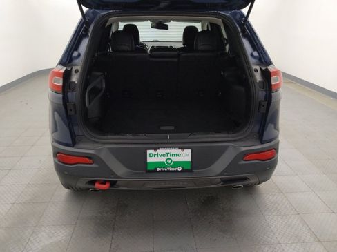 Used 2018 Jeep Cherokee Trailhawk w/ Cold Weather Group image 29