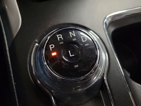 Used 2020 Ford Fusion SE image 18