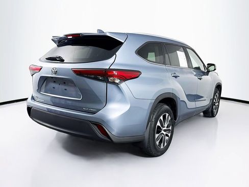 Used 2023 Toyota Highlander XLE image 10