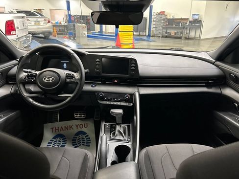 Used 2025 Hyundai Elantra Sport FWD image 22