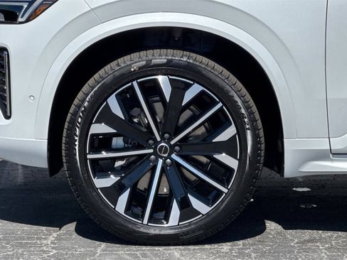 Used 2026 Volvo XC90 B6 Plus w/ Protection Package Premier AWD/4WD image 29