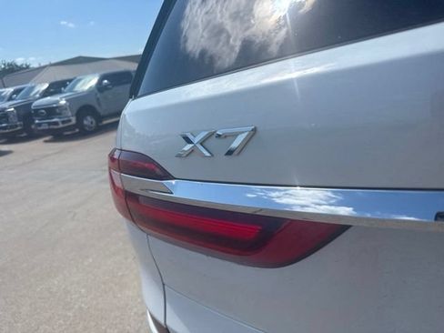 Used 2021 BMW X7 xDrive40i w/ M Sport Package AWD/4WD image 9