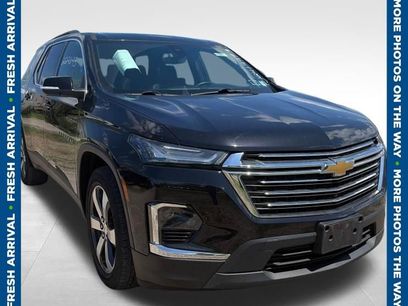 Used 2023 Chevrolet Traverse LT w/ LT Premium Package