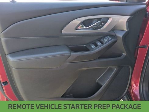 Used 2023 Chevrolet Traverse LT image 12