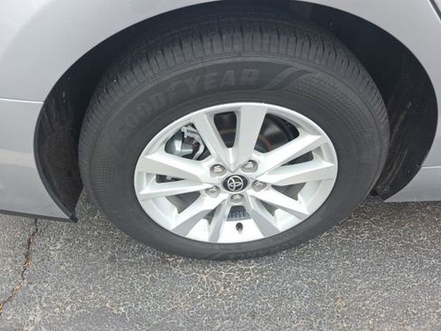 Used 2025 Toyota Camry LE FWD image 13