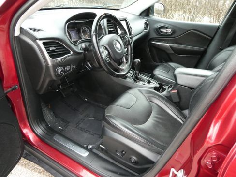 Used 2019 Jeep Cherokee Limited AWD/4WD image 7