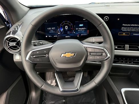 Used 2025 Chevrolet Equinox LT AWD/4WD image 12