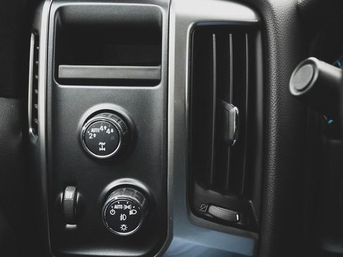 Used 2017 Chevrolet Silverado 1500 LT w/ All Star Edition image 8