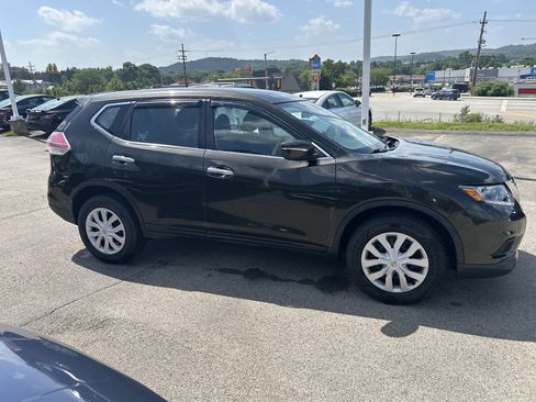 Used 2014 Nissan Rogue S AWD/4WD image 2