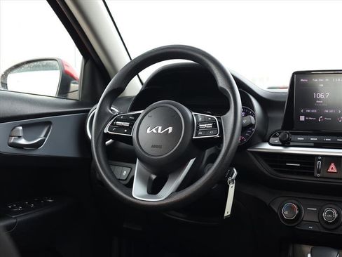 Used 2024 Kia Forte LXS image 9