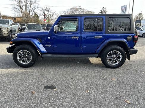 Used 2019 Jeep Wrangler Unlimited Sahara image 6