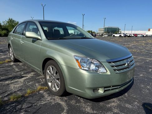 Used 2005 Toyota Avalon XLS FWD image 6
