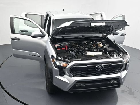 Used 2024 Toyota Tacoma TRD Off-Road AWD/4WD image 43