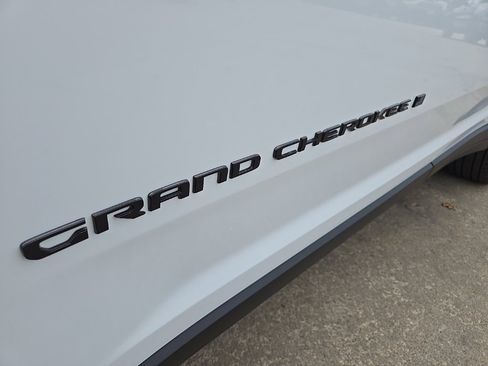 New 2025 Jeep Grand Cherokee L Limited w/ Luxury Tech Group II image 18