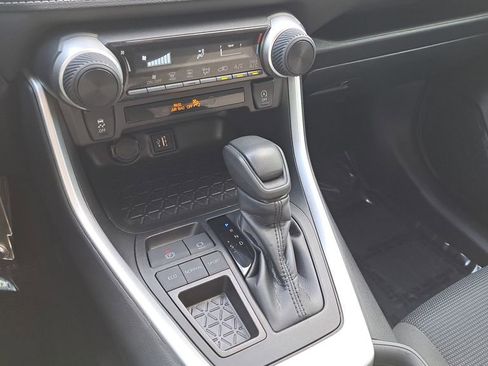 Certified 2025 Toyota RAV4 LE FWD image 22
