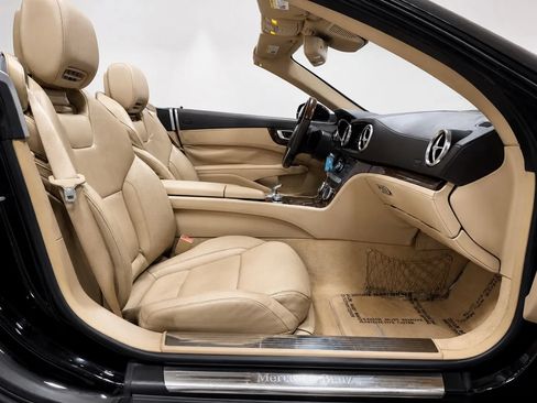 Used 2013 Mercedes-Benz SL 550 image 16
