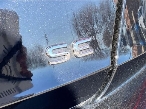 Used 2025 Volkswagen Jetta SE image 10