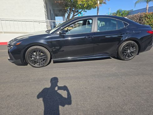 Used 2026 Toyota Camry SE FWD image 5