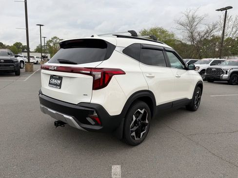 Used 2024 Kia Seltos EX AWD/4WD image 7