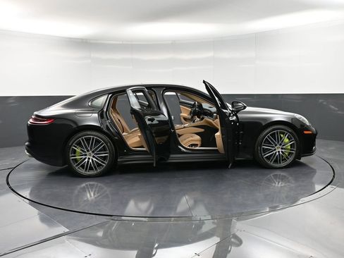 Certified 2018 Porsche Panamera Turbo S image 39
