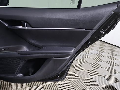 Used 2024 Toyota Camry SE image 21