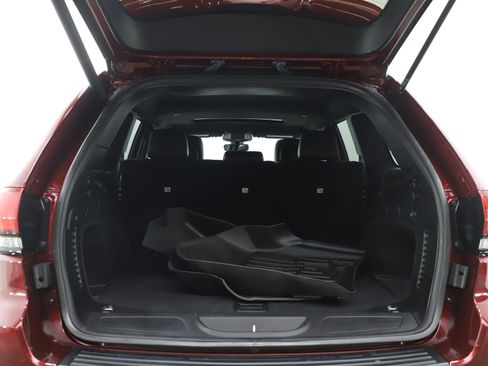 Used 2019 Jeep Grand Cherokee Altitude image 16