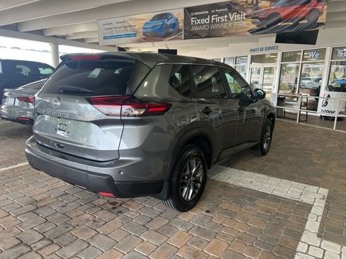 Used 2025 Nissan Rogue S FWD image 12