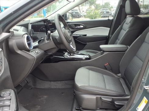 New 2026 Chevrolet Trax LT w/ Driver Confidence Package FWD image 16