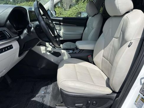 Used 2020 Kia Telluride EX w/ EX Premium Package FWD image 14