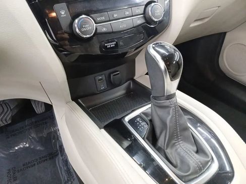 Used 2018 Nissan Rogue Sport SL FWD image 39