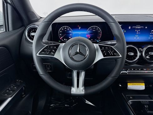 New 2026 Mercedes-Benz GLB 250 image 12
