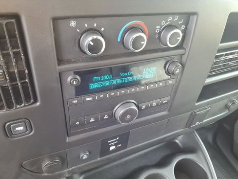 Used 2016 GMC Savana 2500 image 24