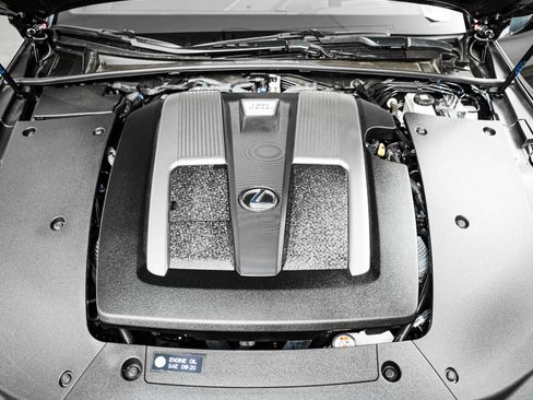 Used 2024 Lexus LS 500 F Sport w/ Dynamic Handling Package RWD image 3