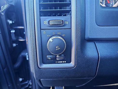 Used 2017 RAM 1500 Express image 13