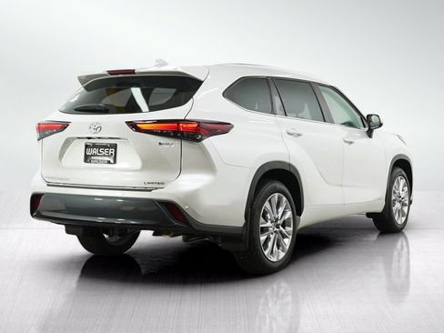 Used 2026 Toyota Highlander Limited AWD/4WD image 5