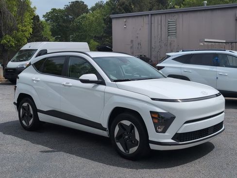 Certified 2024 Hyundai Kona SEL image 3