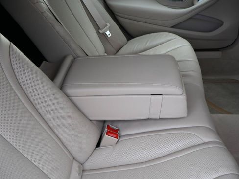 Used 2016 Mercedes-Benz S 550 Sedan image 19
