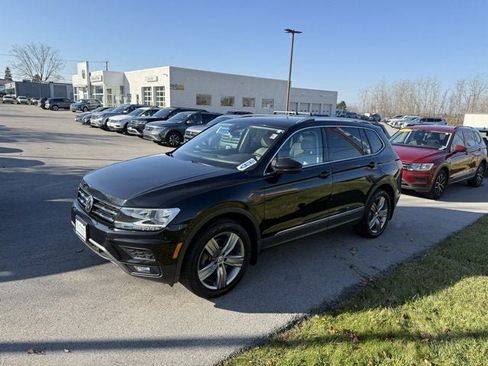 Certified 2021 Volkswagen Tiguan SEL image 3