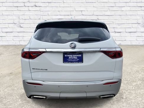 Certified 2024 Buick Enclave Essence w/ Technology Package FWD image 3
