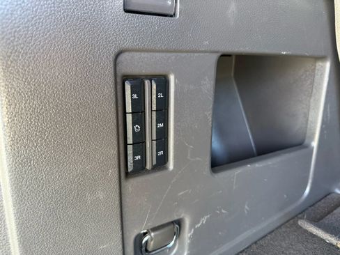 Used 2018 Ford Expedition XLT w/ Equipment Group 202A RWD image 16
