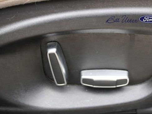 Used 2020 Jaguar F-PACE image 12