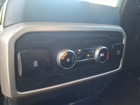 Used 2024 Ford Expedition XLT image 29