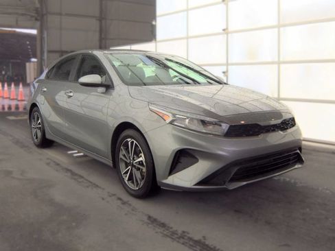Used 2023 Kia Forte LXS FWD image 3