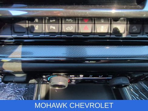 Used 2024 Chevrolet Silverado 2500 ZR2 w/ Technology Package AWD/4WD image 37
