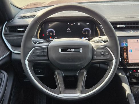 New 2026 Jeep Grand Cherokee Altitude image 21